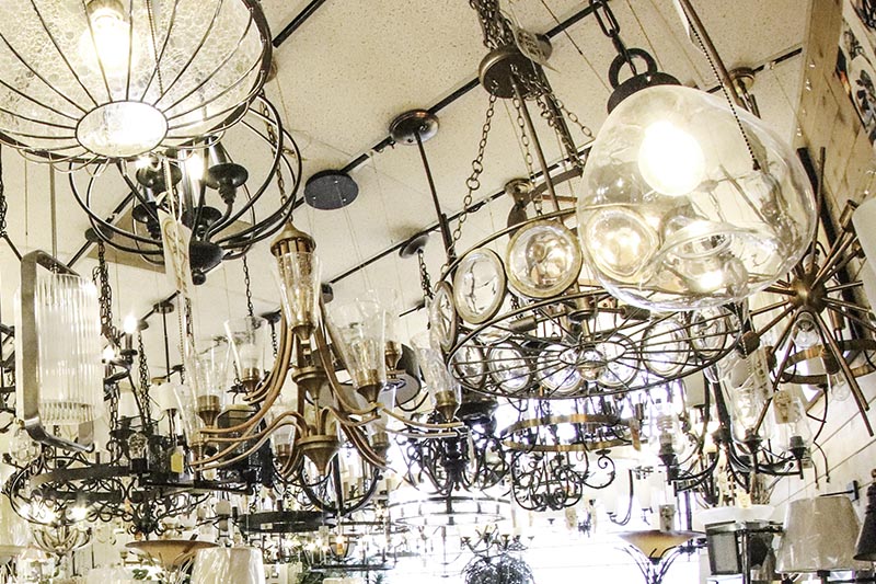 Lighting consultation in the Daytona showroom